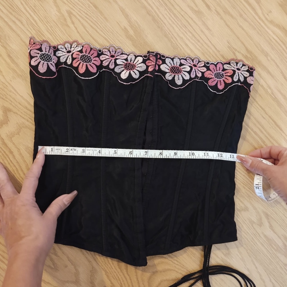 Y2K Victoria's Secret, Med, Blk Corset, Pink Floral Embroidery Detail, Lace-Up - Picture 7 of 7